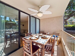 Condo, 1 cama King size, balcón, vista a la playa | Restaurantes