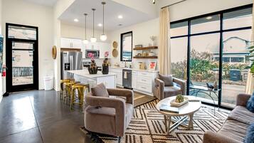 公寓客房, 多張床, 庭院, 花園景觀 | 住宿內部