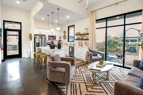Music Row Getaway