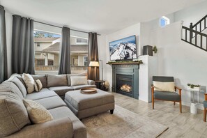 House, Multiple Beds, Patio, Garden View (Rocca Way Getaway) | Living area | 42-inch flat-screen TV with digital channels, fireplace - Hot-tub, 30 min From Mt. Bachelor (Bend)