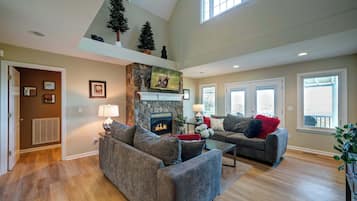 House, Multiple Beds, Patio, Mountain View (Sunset View) | Living area | 42-inch flat-screen TV with digital channels, fireplace