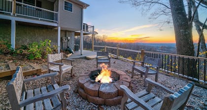 Sunset View 3 BDR Close to Downtown!