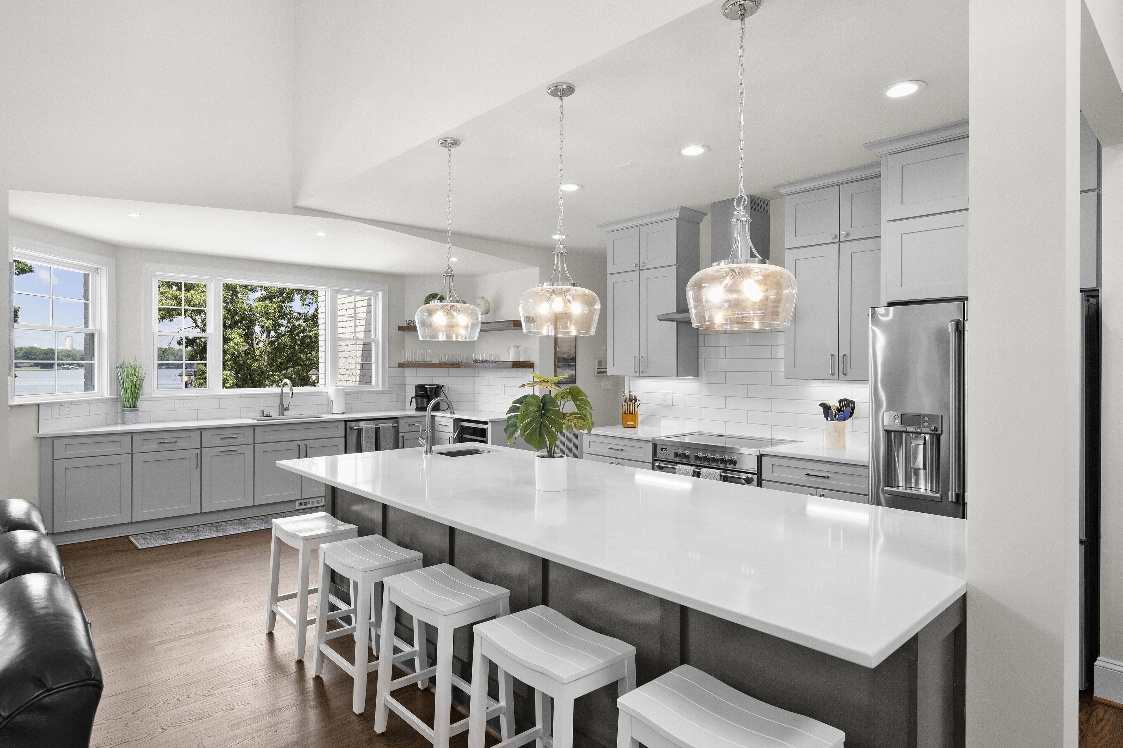 電冰箱、微波爐、烤箱、爐台