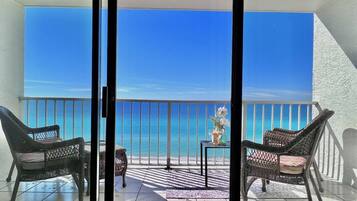 Condo, várias camas, sacada, vista para o oceano (Once Upon a Dream) | Parte interna