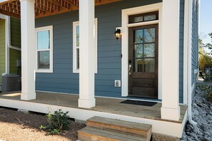 Exterior - Blue Bird (Old Hickory)