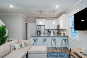 Maison, balcon, vue jardin | Coin séjour