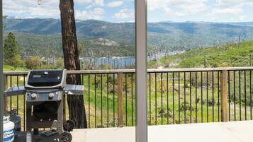 Cabin, 2 Queen Beds, Patio, Mountain View (Shuteye Cabin) | Property grounds