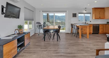 Modern 2bd Cabin With Stunning Views of Bass Lake
