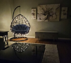 Casa, varias camas, acceso a la alberca, vista al jardín | Interior