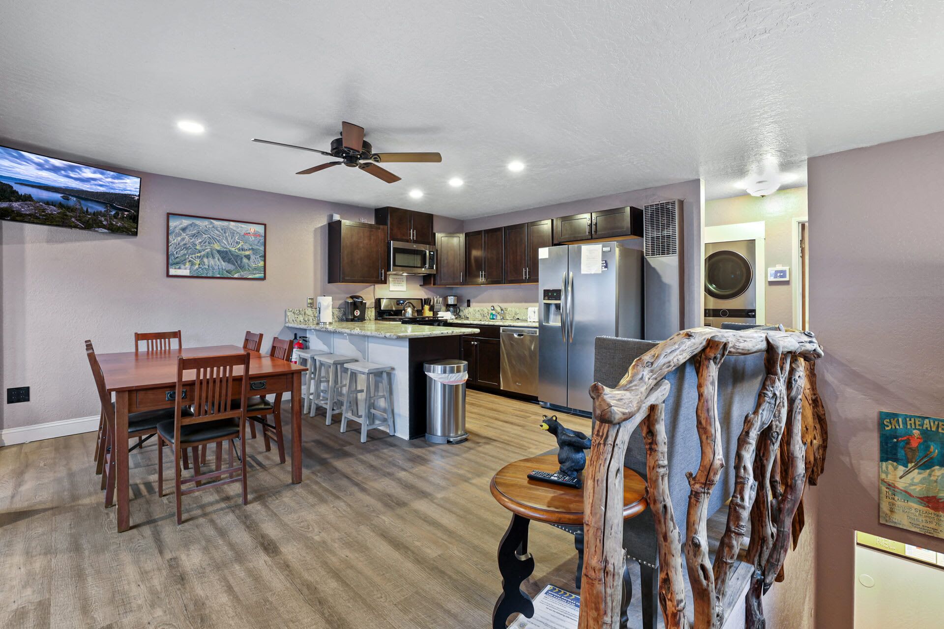 Condo, Multiple Beds, Hot Tub, Mountain View (Condo on Stagecoach Ski Run) | Dining