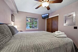 Condo, Multiple Beds, Hot Tub, Mountain View (Condo on Stagecoach Ski Run) | 3 bedrooms, individually decorated, individually furnished, free WiFi - Ski In, Ski Out! 3 BDR Steps From Stagecoach Lift (Stateline)