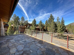 View from room - Gorgeous Condo at Obsidian Clubhouse Downstairs (Mammoth Lakes)