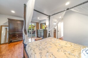 Casa, varias camas, patio, vistas al jardín (Seaside Escape) | Vistas desde la habitación