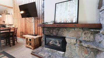 Condo, Multiple Beds, Pool Access, Mountain View (Cozy Winter Park Mountain Cabin) | Interior