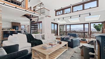 TV, fireplace, stereo