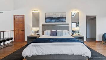 4 bedrooms, iron/ironing board, internet, bed sheets