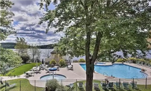 Midlake Magic. Lakefront, Ski, Hike, Beach, Pool
