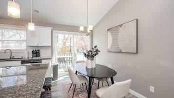 House, Multiple Beds, Pool Access, Garden View | Dining
