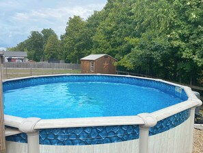 Outdoor pool - Ark Adventure Retreat (Walton)