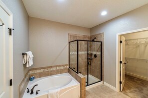 Villa, plusieurs lits, cheminée, vue golf (Fairway to Heaven) | Salle de bain