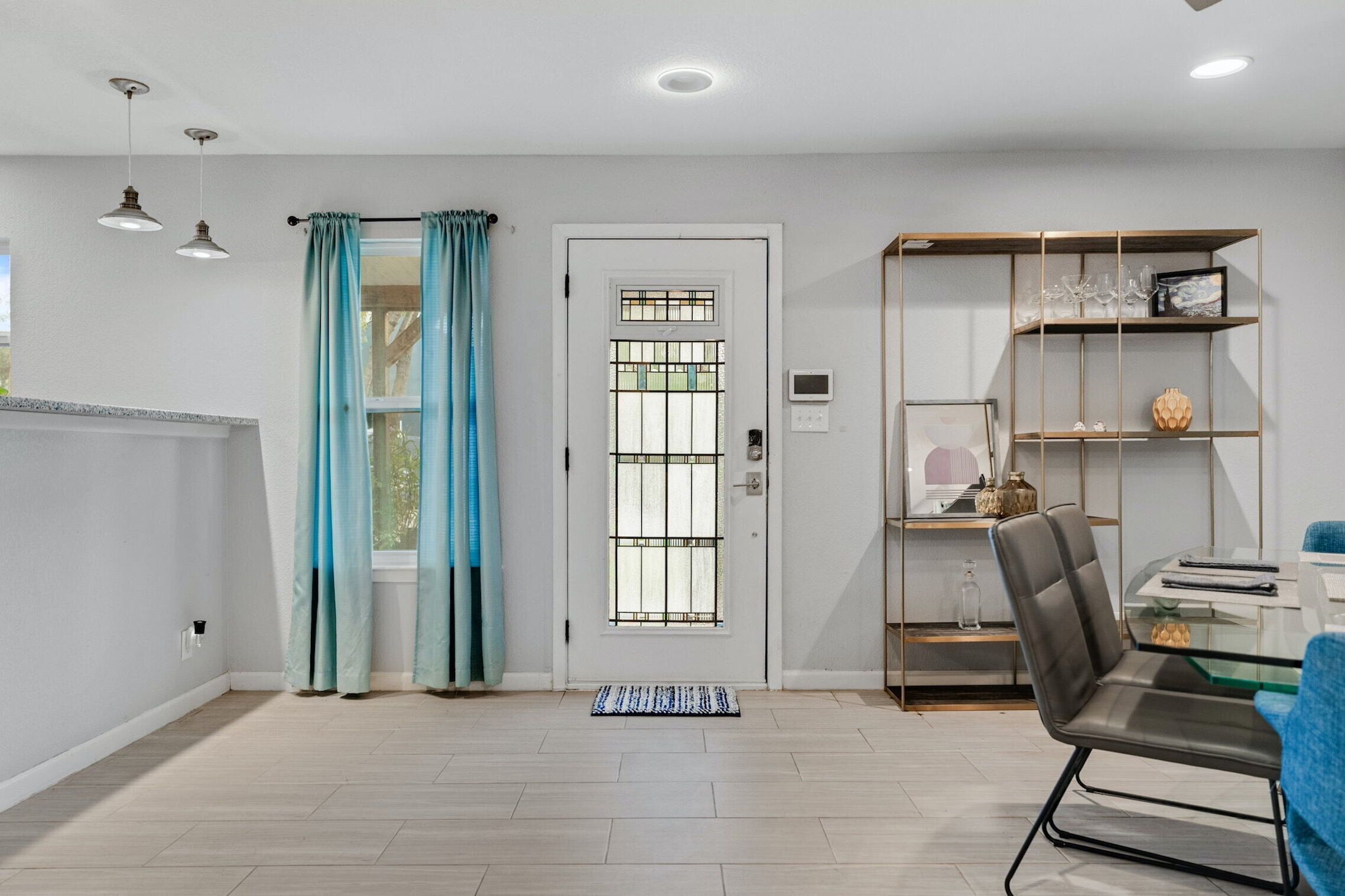 House, Multiple Beds, Pool Access, Pool View | Interior