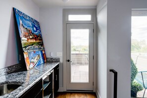 Maison, plusieurs lits, balcon, vue ville | Cuisine privée