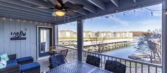 Lazy L at the Lake Chic 3 BDR Condo w/ Boat Slip