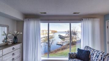 Kondominium, Beberapa Tempat Tidur, balkon (Lazy L at the Lake) | Interior