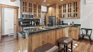 Unclassified image, 5 of 21, button - Updated 2 BDR Condo Walk to Deer Valley & City! (Park City)