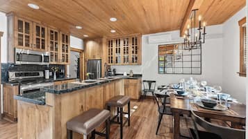 Townhome, Multiple Beds, Balcony, Mountain View (Deer Valley Darling) | Private kitchen | Fridge, microwave, oven, stovetop