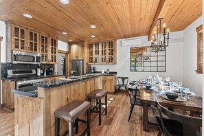 Stadtwohnung, Mehrere Betten, Balkon, Bergblick (Deer Valley Darling) | Eigene Küche