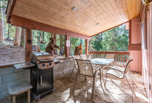 Cozy Bear South Charming 2bd Cabin in Yosemite!