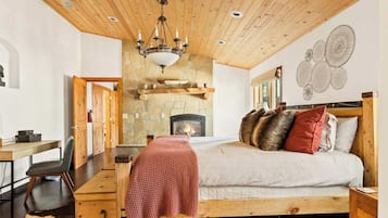 Cabin, Multiple Beds, Patio, Mountain View (Summit Pine Lodge) | 4 bedrooms, individually decorated, individually furnished, free WiFi