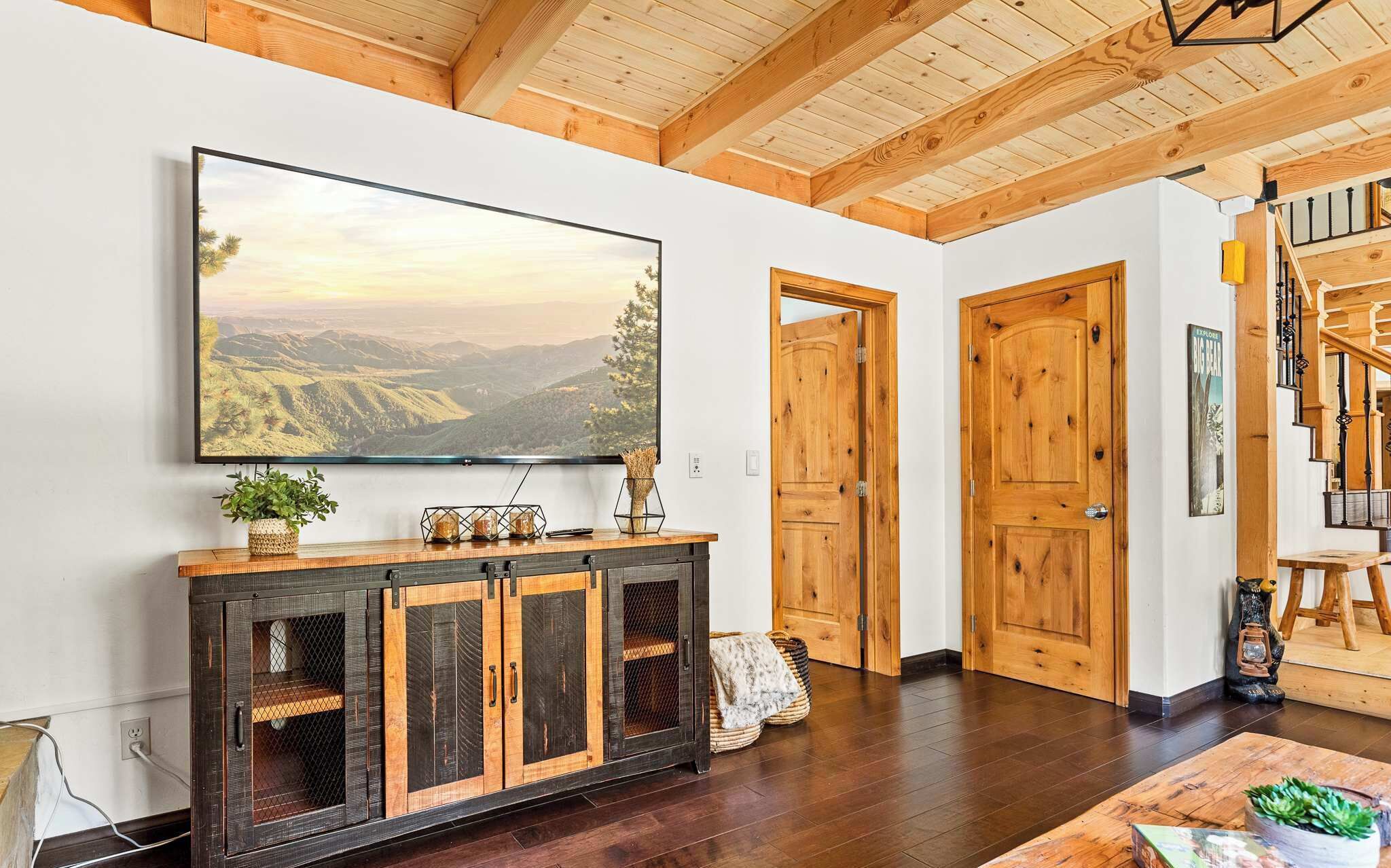 小屋, 多張床, 庭院, 山景 (Summit Pine Lodge) | 住宿內部