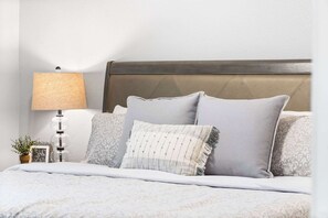 2 bedrooms, individually decorated, individually furnished, free WiFi