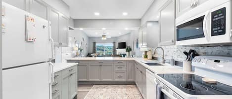 Condo, Multiple Beds, Patio, Mountain View (Great Escape II ) | Private kitchen | Coffee/tea maker