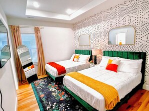 Hus - flere senge - adgang til pool - byudsigt | 3 soveværelser, individuelt design, individuel indretning, gratis Wi-Fi