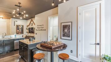 Condo, 1 King Bed | Private kitchen | Fridge, microwave, oven, stovetop