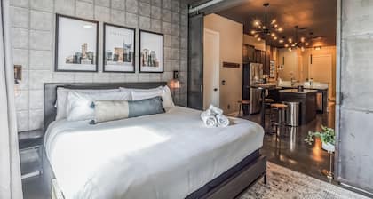 Music City's West End Retreat