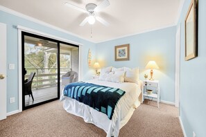 Condo, varias camas, balcón (Beautiful Hilton Head Island Oasis) | 2 habitaciones, decoración personalizada y muebles diferentes 
