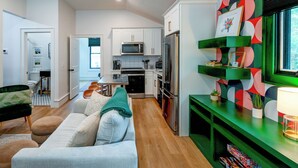 House, Multiple Beds, Kitchen, Garden View | Living area | TV - Golden Monkey (Nashville)