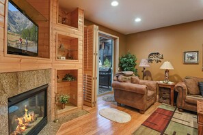 Townhome, Multiple Beds, Patio, Mountain View (Crystal Charm) | Living area