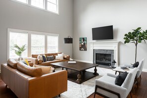 Smart TV, fireplace, video games, table tennis