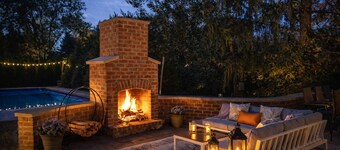 POOL+HOT TUB, 2 KING BEDS, OUTDOOR FIRE/OASIS, PLAYGROUND, THEATER, WORKOUT ROOM