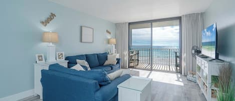 Apartment, Mehrere Betten, Balkon, Meerblick (Edgewater Oasis) | Wohnbereich