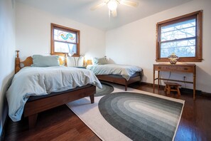 Ferienhaus, Mehrere Betten, Kamin | 4 Schlafzimmer, individuell dekoriert, individuell eingerichtet