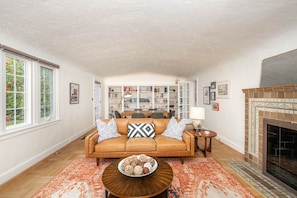 House, Multiple Beds, Balcony, Garden View | Living area - Avon Hills Hideaway (Cincinnati)