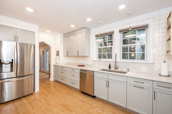 House, Multiple Beds, Balcony, Garden View | Private kitchen - Avon Hills Hideaway (Cincinnati)