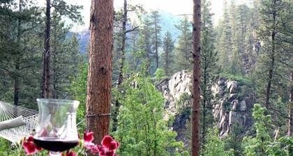 Secluded Creekside cabin with access to the best swimming hole on Spring Creek