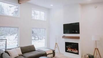 Een televisie en videogames